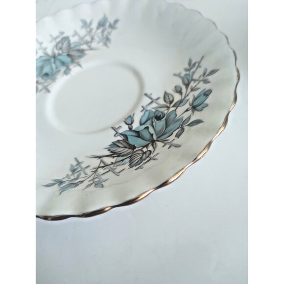 Vintage ROYAL ALBERT BLUE ROSE TRELLIS Tea Cup & Saucer Set - Picture 7 of 12